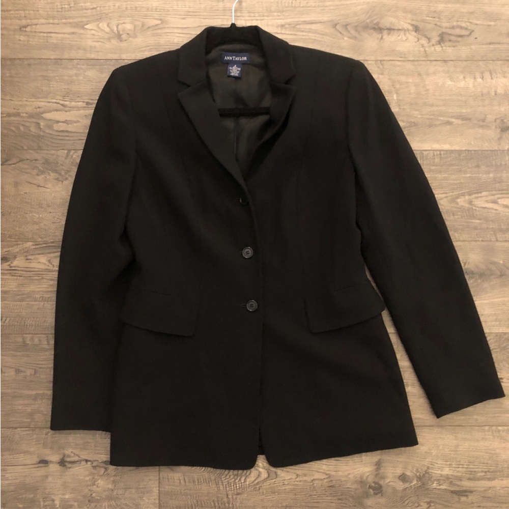 Ann Taylor Size 4 Black  Women's Jacket Blazer Buttoned Pockets Blazer Jacket